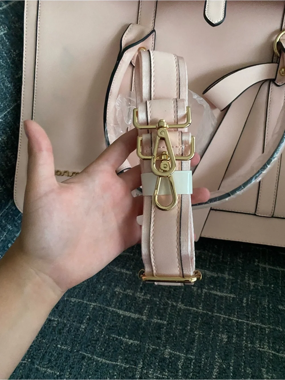 Huge pink bag that fits a laptop